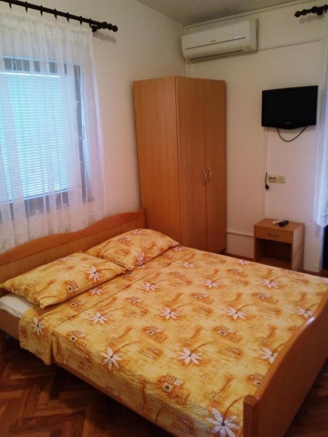 Maslina Apartment Vir Exterior photo