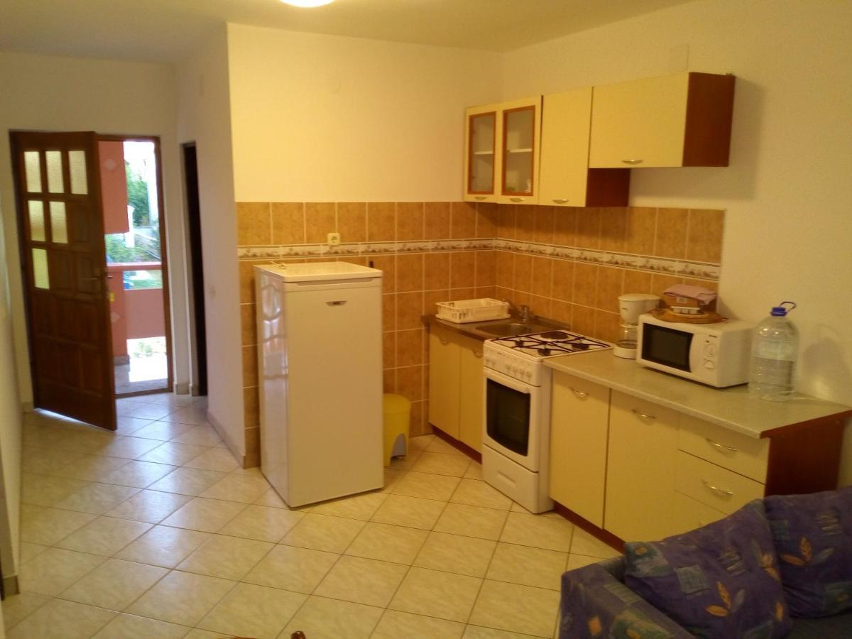 Maslina Apartment Vir Exterior photo