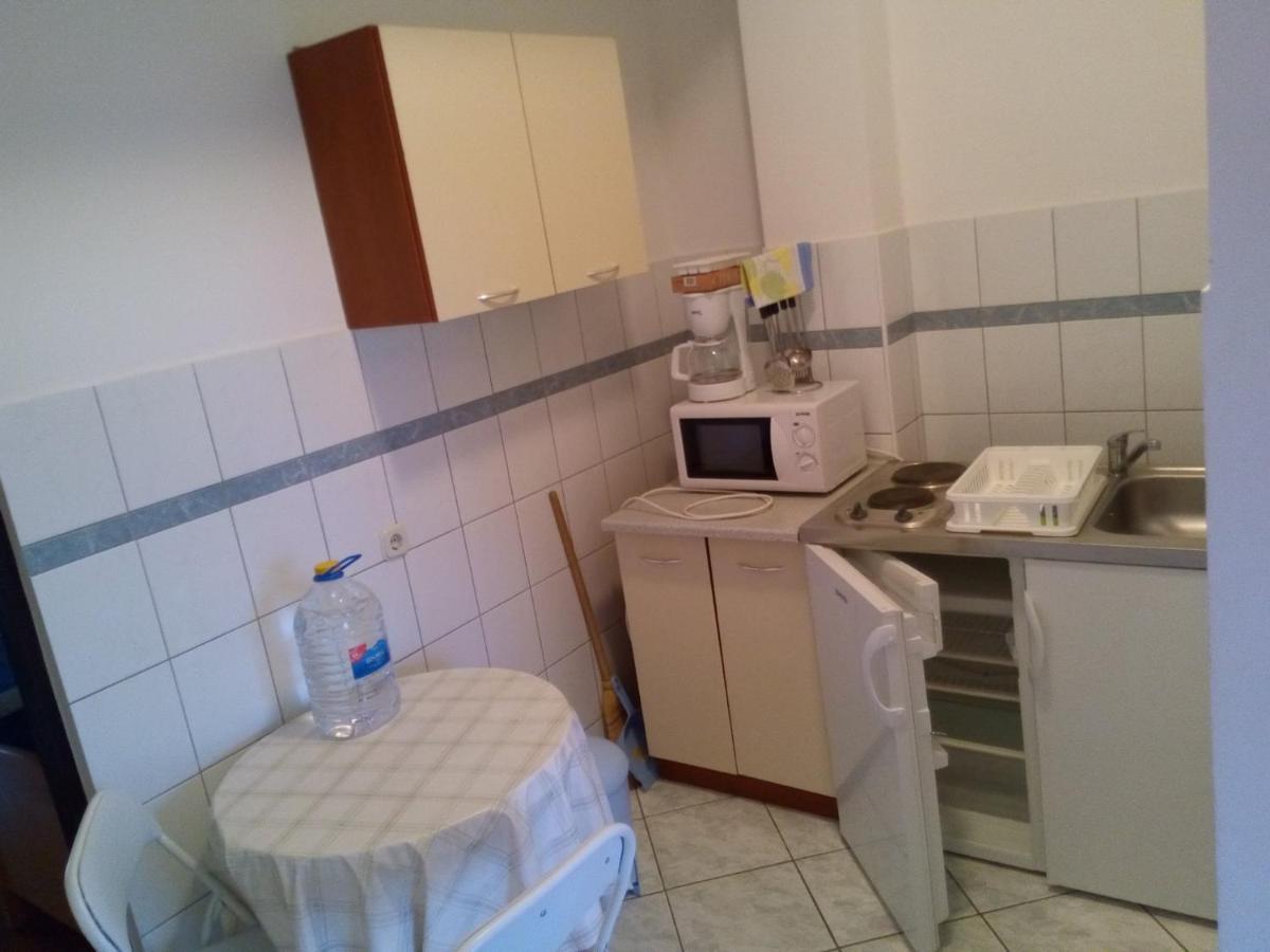 Maslina Apartment Vir Exterior photo